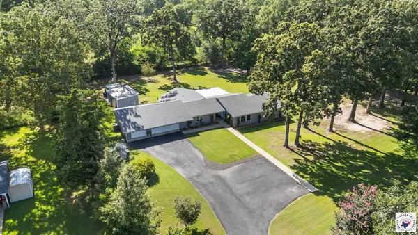 6509 Summerhill Rd., Texarkana, TX 75503