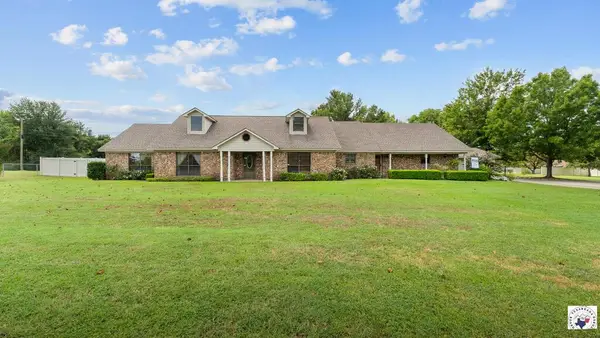 3006 E Pinecrest Dr, Atlanta, TX 75551
