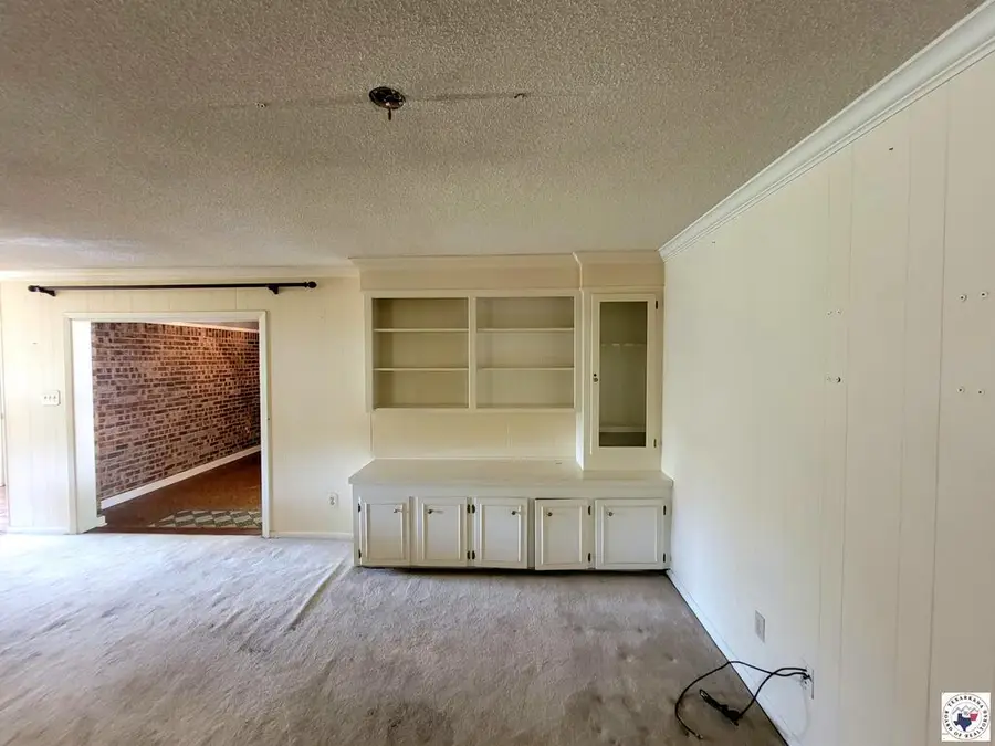 303 N Merrill, New Boston, TX 75570 - #2