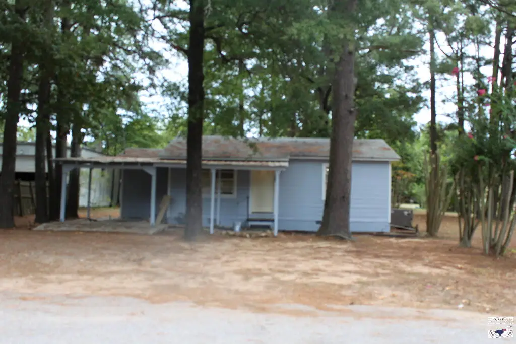 1307 Center St, Hope, AR 71801 - #1