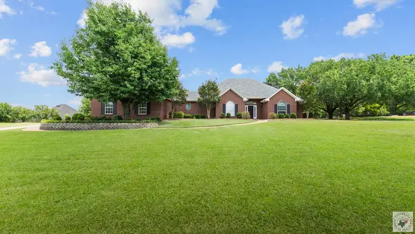 8210 Quail Hollow Dr., Texarkana, TX 75503