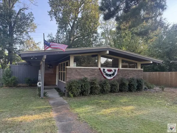 2617 Stillwell Dr, Texarkana, TX 75501
