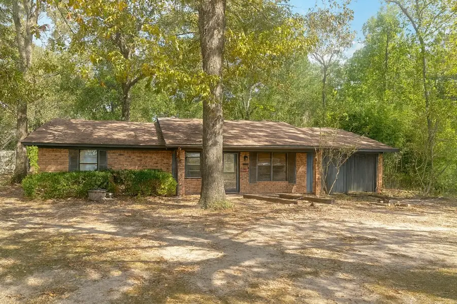 101 Oakwood Trl., Atlanta, TX 75551 - #2