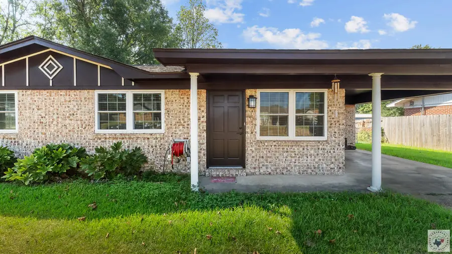 304 W Greenfield, Wake Village, TX 75501 - #2