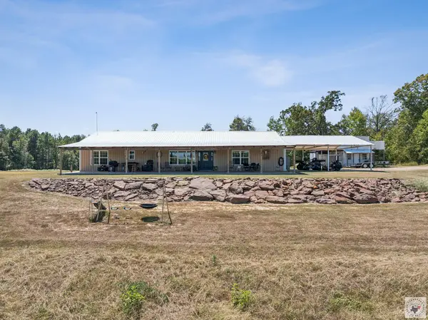 206 County Road 3664, Queen City, TX 75572