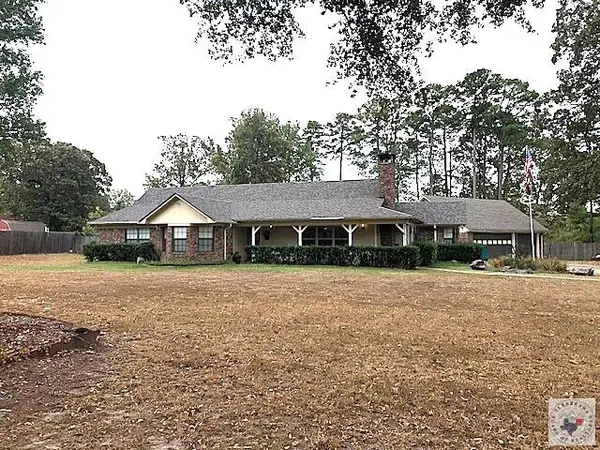 5002 Country Drive, Texarkana, AR 71854