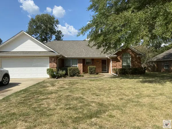 104 Village Place, Wake Village, TX 75501