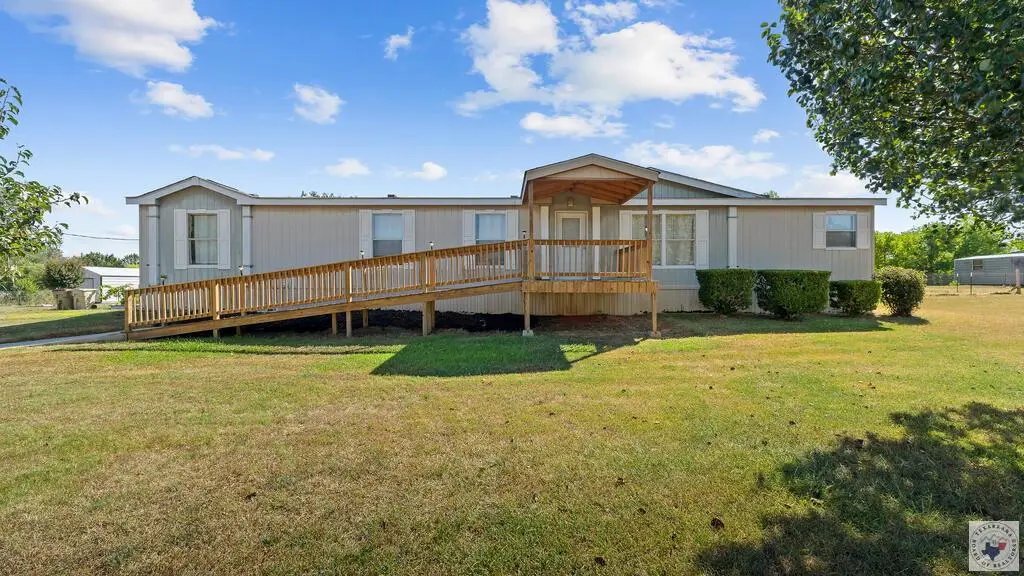 300 Morningside Dr, Hooks, TX 75561 - #1