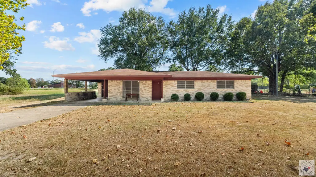 208 E Walters Blvd, New Boston, TX 75570 - #1