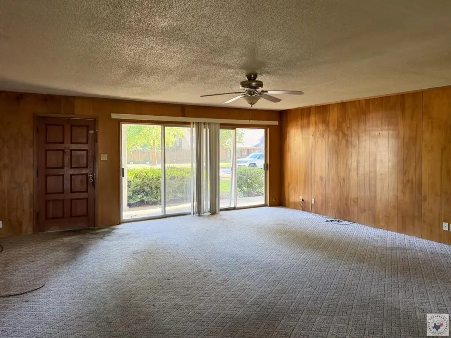105 Woodbriar Way, Wake Village, TX 75501 - #3