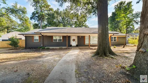16 Broadmoor Dr, Texarkana, AR 71854