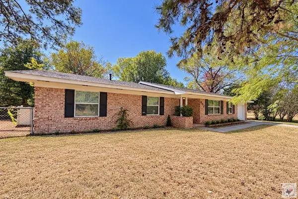 302 Redwater Road, Wake Village, TX 75501