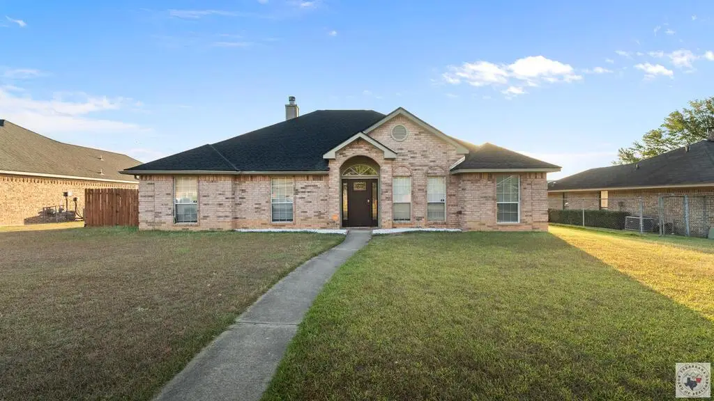 54 Fernwood Dr, Texarkana, TX 75503 - #1