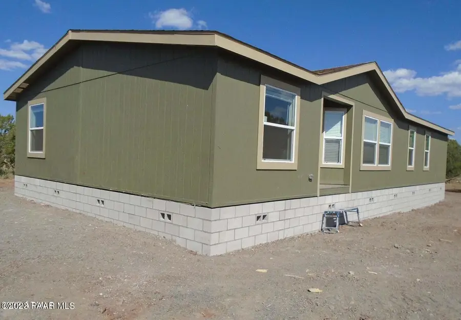 1833 Cumberland Road, Ash Fork, AZ 86320 - Image #3
