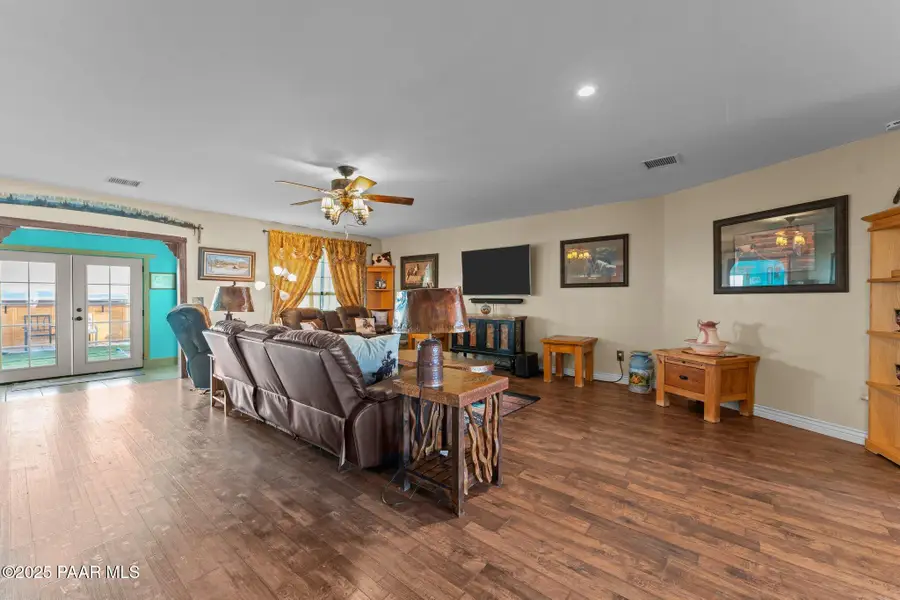 21315 W Vista Royale Drive, Wickenburg, AZ 85390 - Image #3