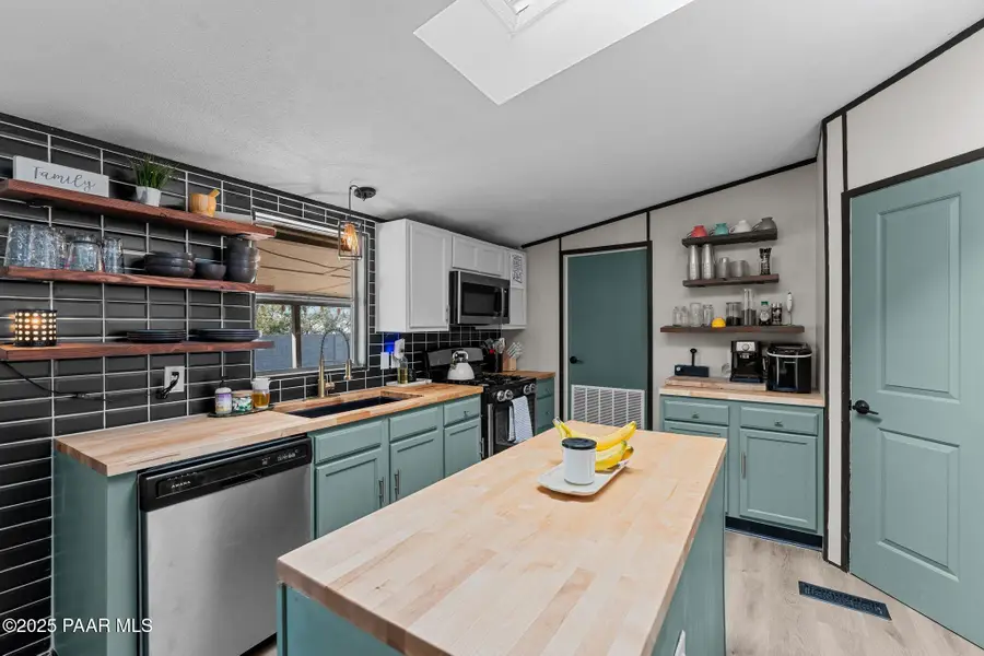 266 W Gompers Circle, Morristown, AZ 85342 - Image #2