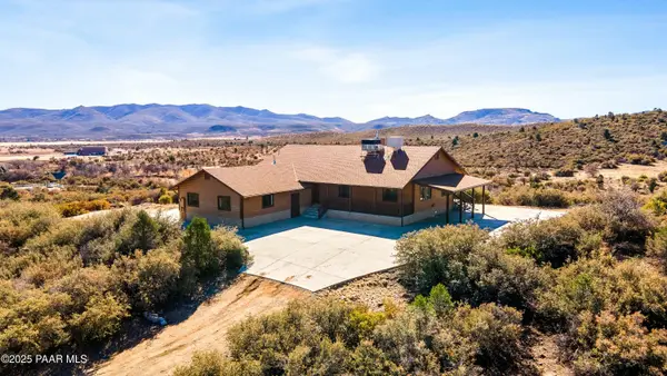 18700 S Aggie Hodge Road, Peeples Valley, AZ 86332