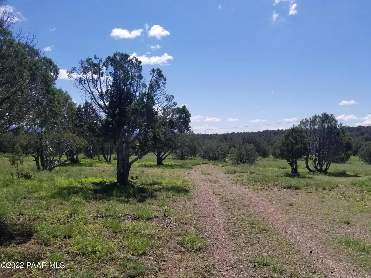 1550 W Joseph Drive, Ash Fork, AZ 86320 - Image #1
