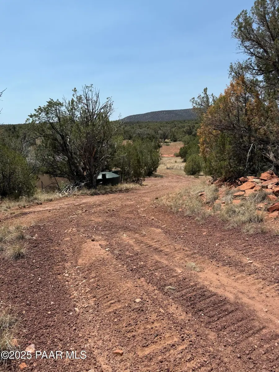 33395 W Lago Circle, Seligman, AZ 86337 - Image #2