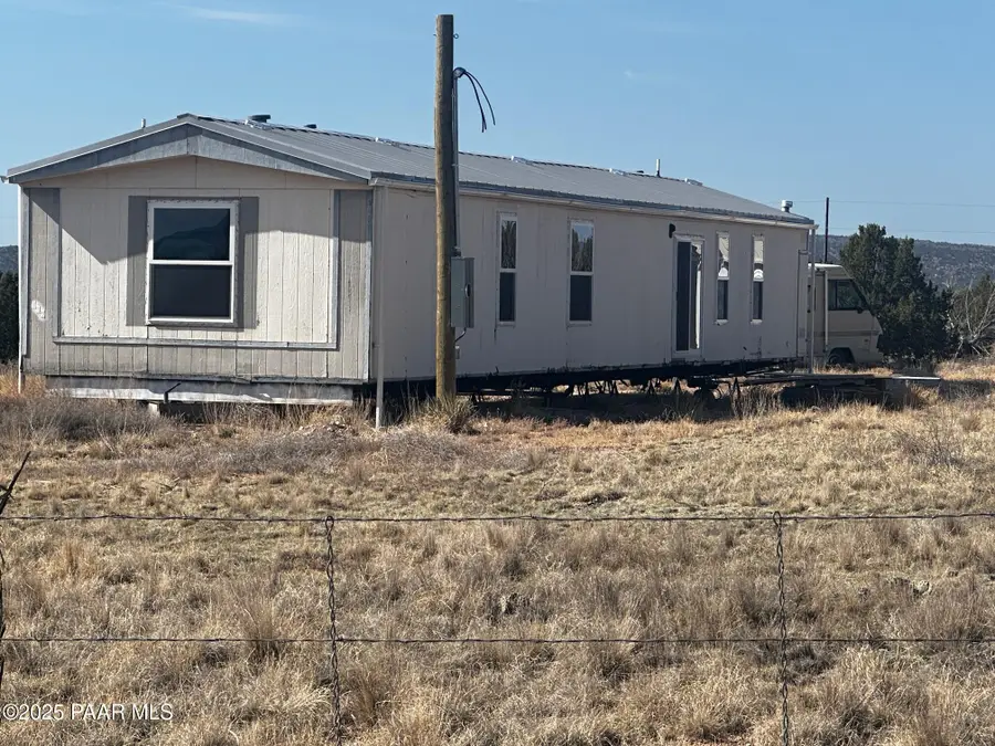 25085 Hillcrest Drive, Seligman, AZ 86337 - Image #2