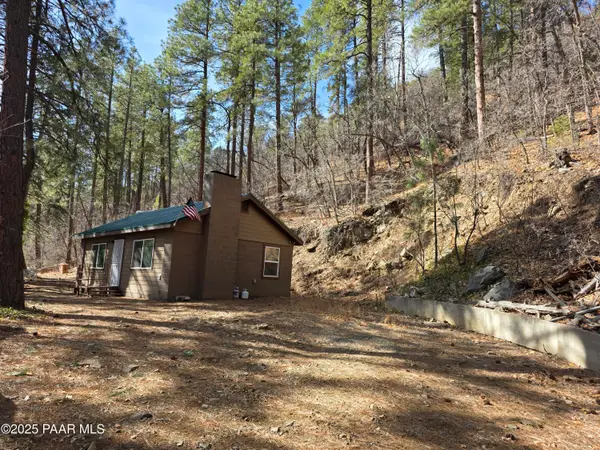 8280 S Breezy Pine Road, Mayer, AZ 86333