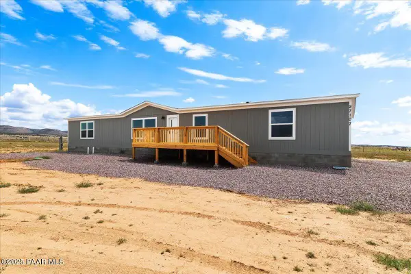 27107 N Bolt Drive, Paulden, AZ 86334