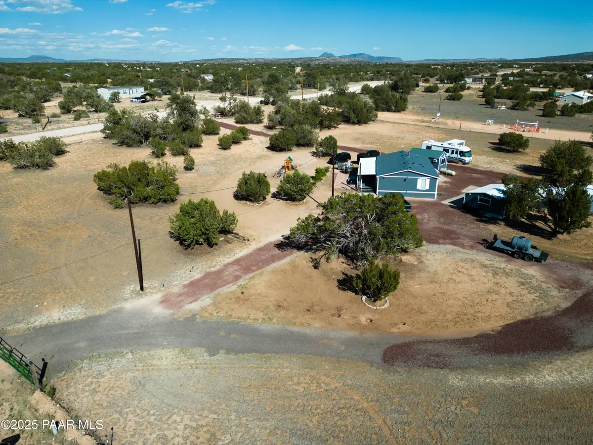 27585 El Oro Drive, Seligman, AZ 86337 - Image #1