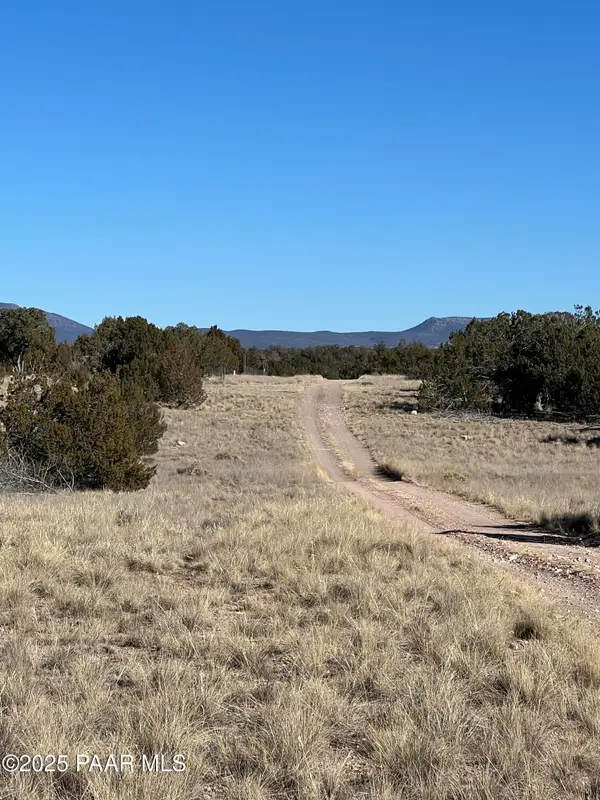 26300 W. Highway Rd., Seligman, AZ 86337