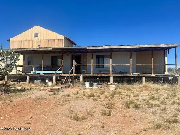 58558 N Shadow Mountain Parkway, Seligman, AZ 86337