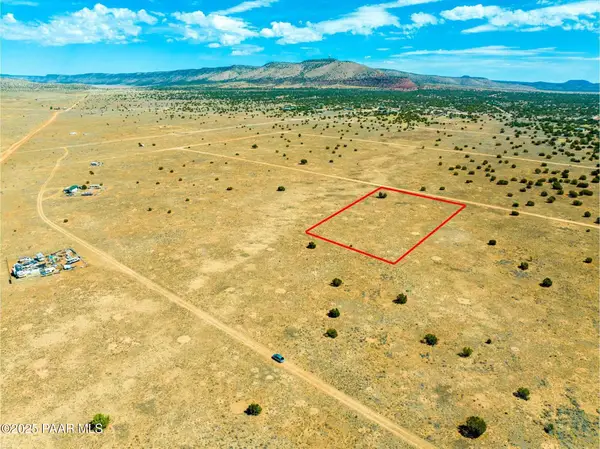 53297 N Arroyo Drive, Seligman, AZ 86337