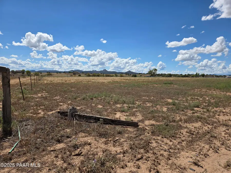 25650 N Trinity Rnch Road, Paulden, AZ 86334 - Image #2