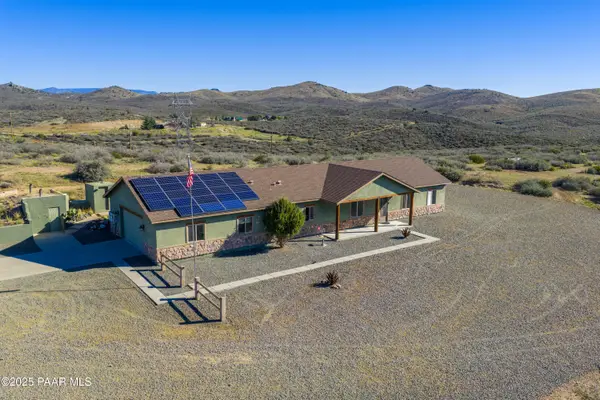 7925 S Lone Spruce Drive, Mayer, AZ 86333