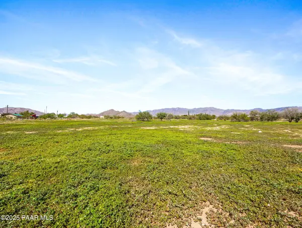 22055 W Sunrise Road, Congress, AZ 85332