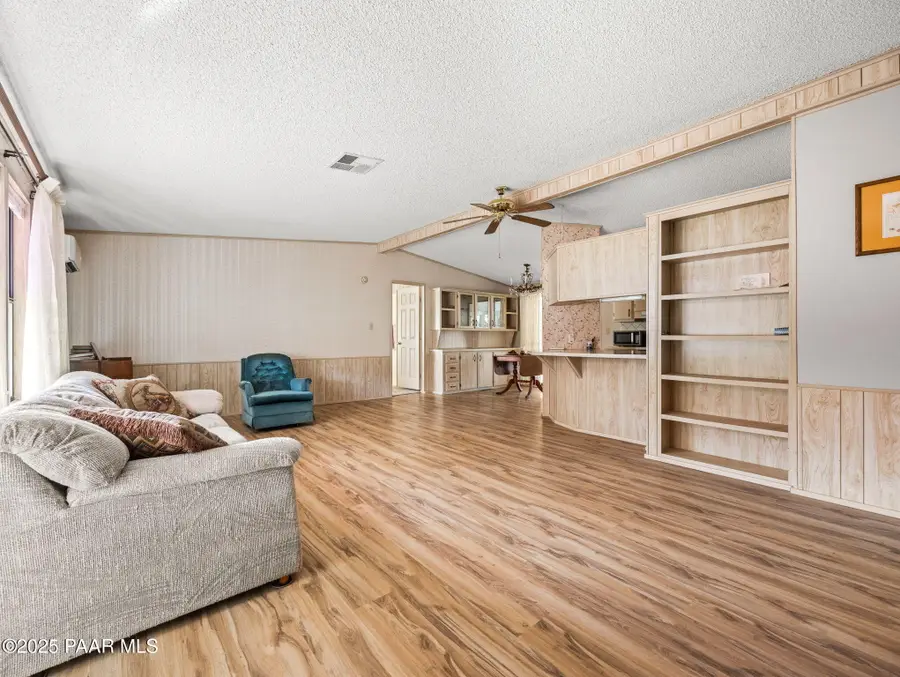 18278 S Henley Avenue, Peeples Valley, AZ 86332 - Image #3