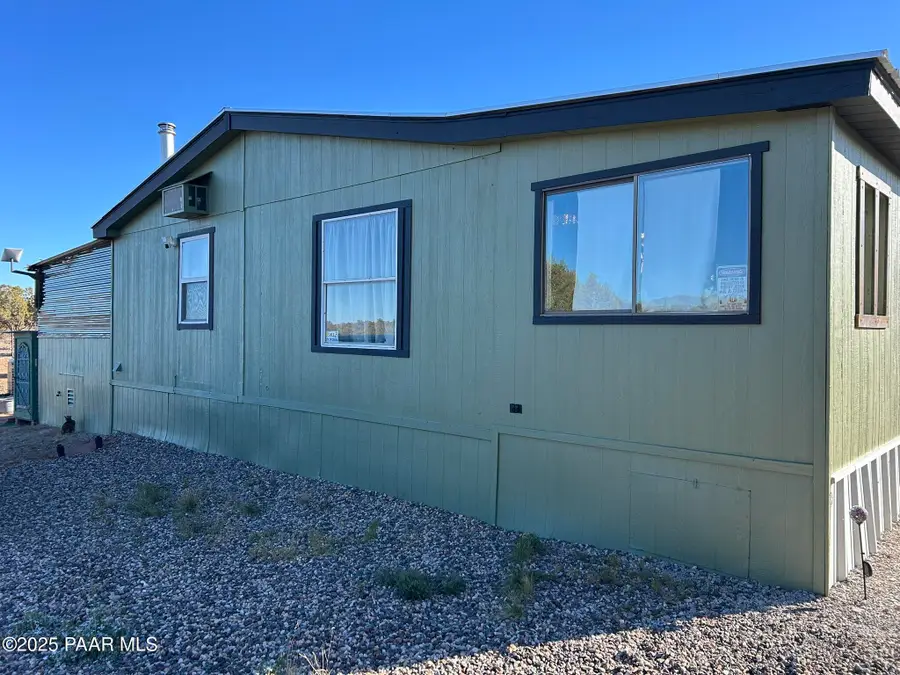 30653 W Basconia Lane, Seligman, AZ 86337 - Image #3