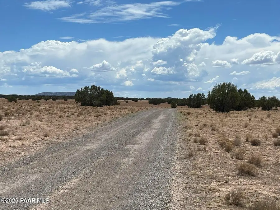 10 Nw Chain Ranch Road, Ash Fork, AZ 86320 - Image #2