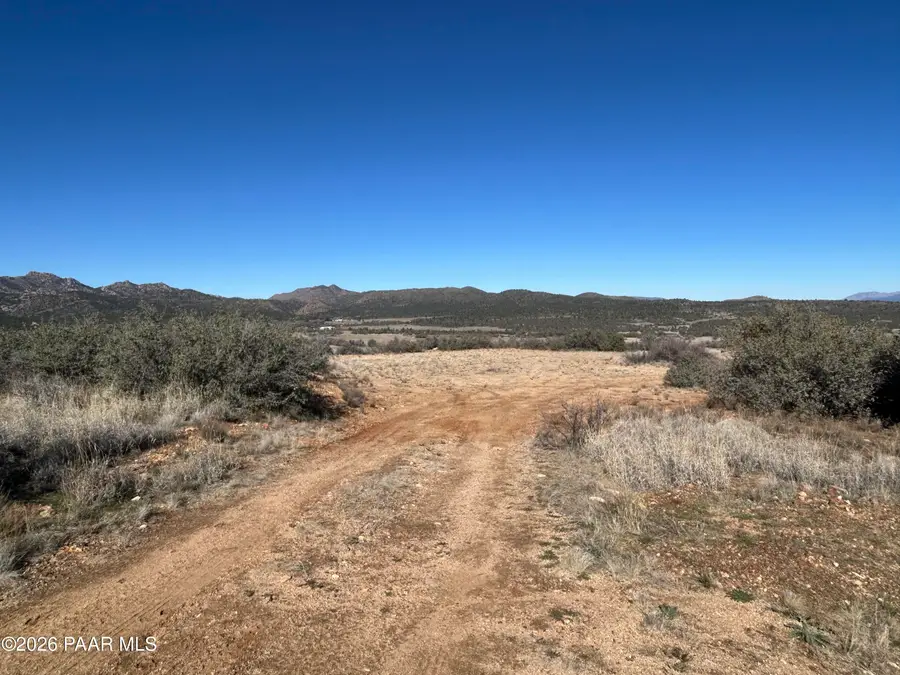17327 S Rocky Boy Way, Peeples Valley, AZ 85362 - Image #2