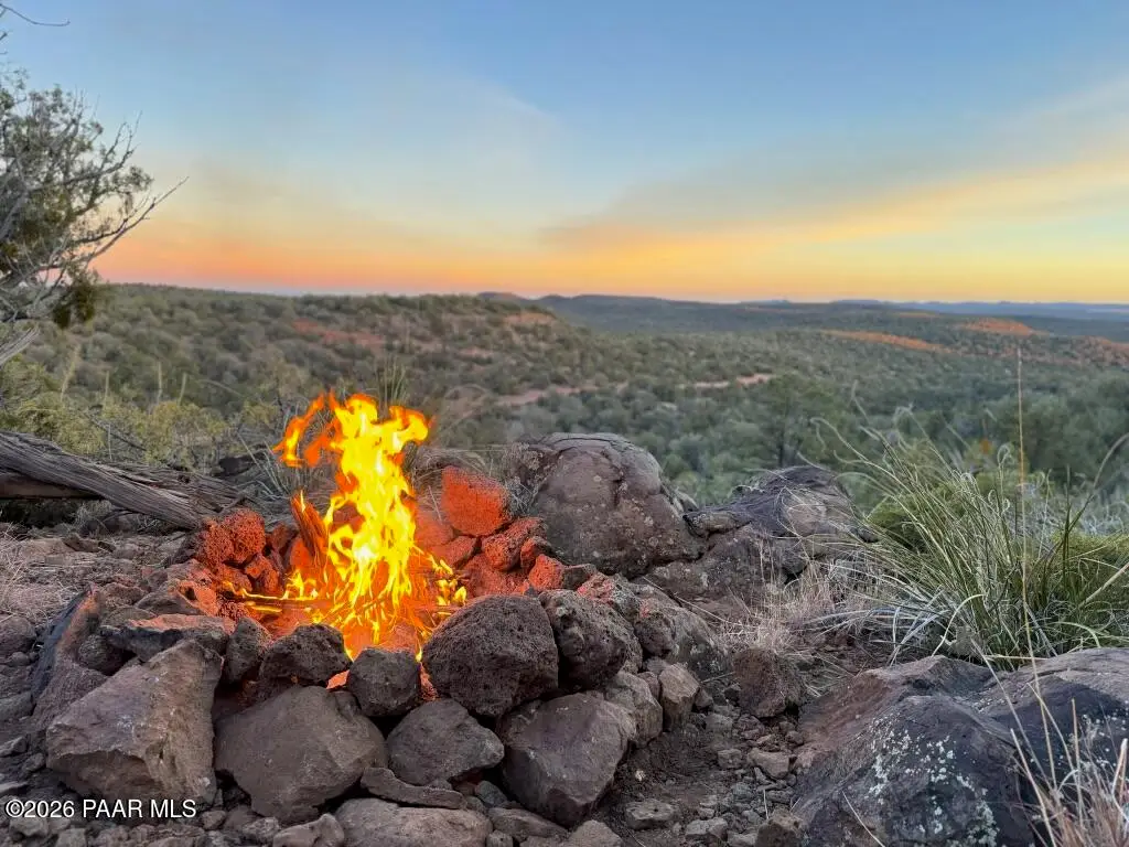 44600 N Shadow Rock Trail, Seligman, AZ 86337 - Image #1