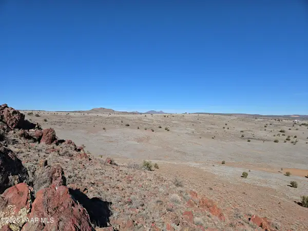 102c W Falcon Flight, Ash Fork, AZ 86320