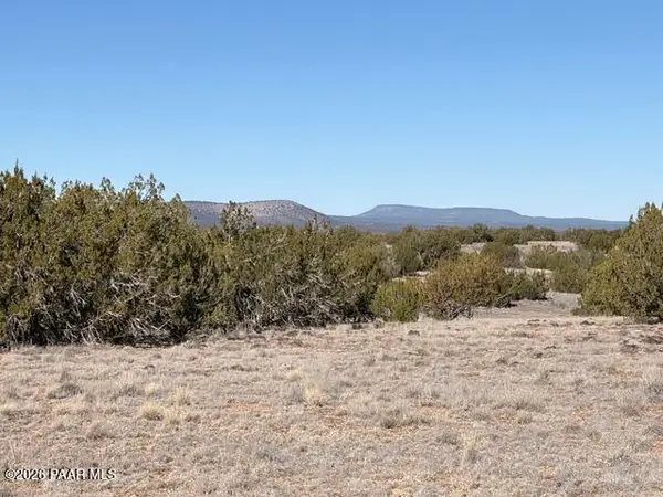 522 N Deer Camp Trail, Seligman, AZ 86337