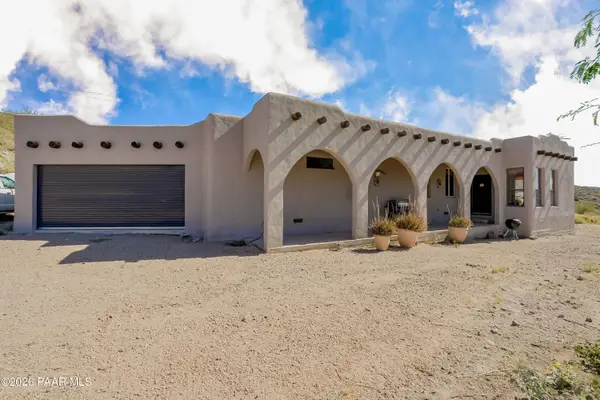 35220 S Rebel Pass, Morristown, AZ 85342