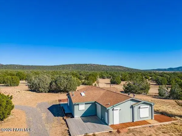 42449 N Spooky Owl Trail, Seligman, AZ 86337