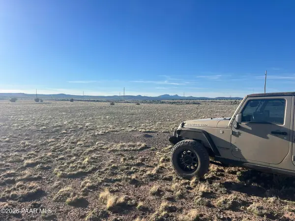 293 Arizona Rd Western Portion, Ash Fork, AZ 86320