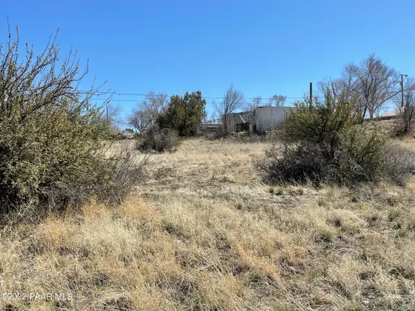 649 W El Dorita Avenue, Ash Fork, AZ 86320