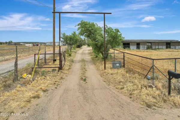 25055 N Naples Street, Paulden, AZ 86334