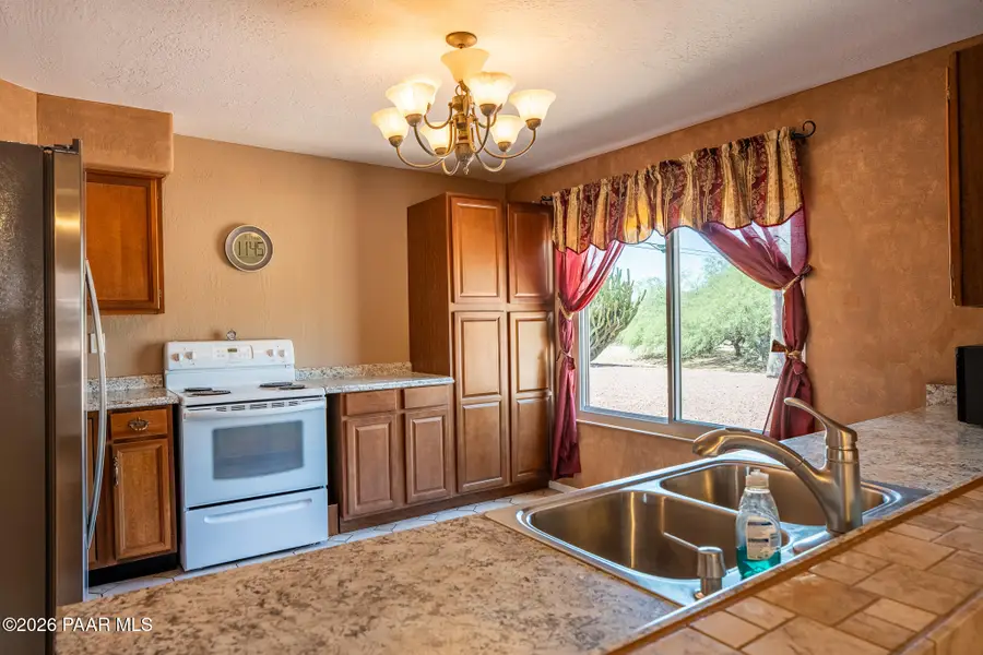 33750 S Ridgeway Road, Black Canyon City, AZ 85324 - #2