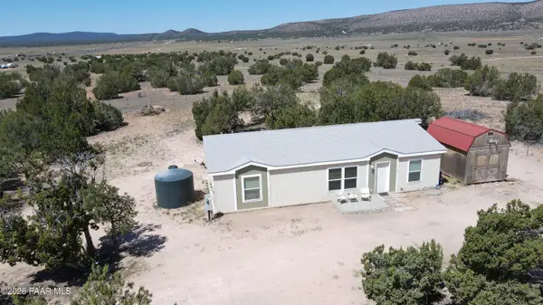 53430 N La Plata Drive, Seligman, AZ 86337