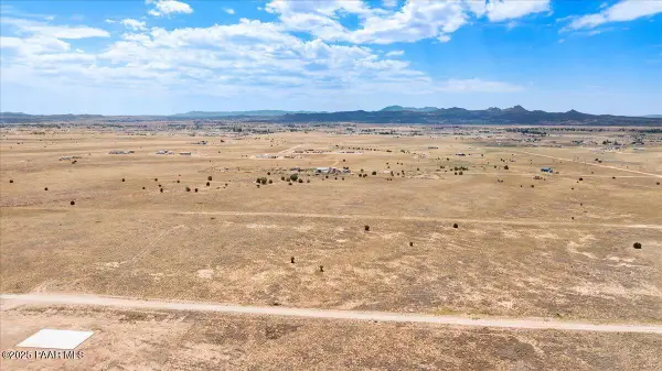 3299 W Limestone Drive, Paulden, AZ 86334