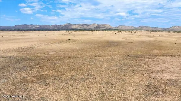 3341 W Limestone Drive, Paulden, AZ 86334