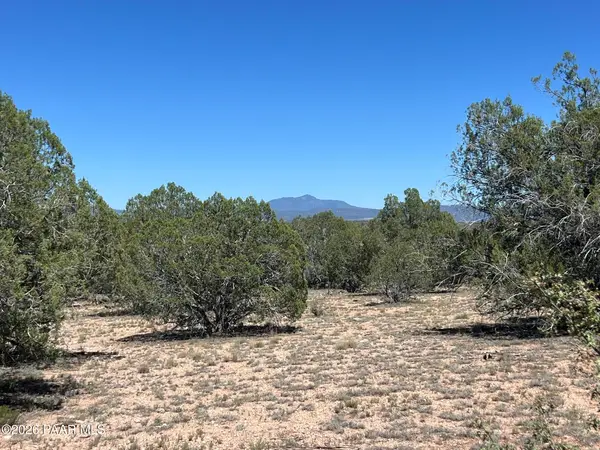202 Cooks Trail, Ash Fork, AZ 86320